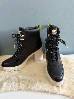 Sorel Women's Brex Heel Cozy Lace Boots